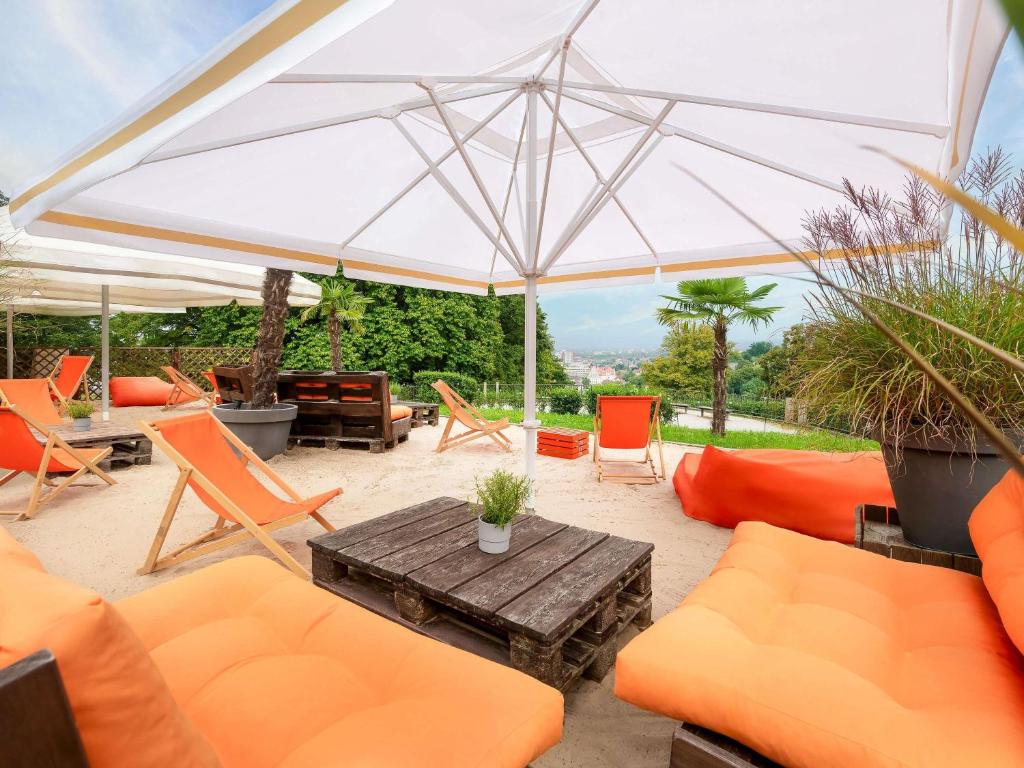 Panoramic terrace